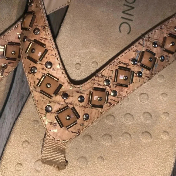 Vionic Floriana Womens Flip Flop Sandals Brown Leather Slip On Thongs - Picture 2 of 2